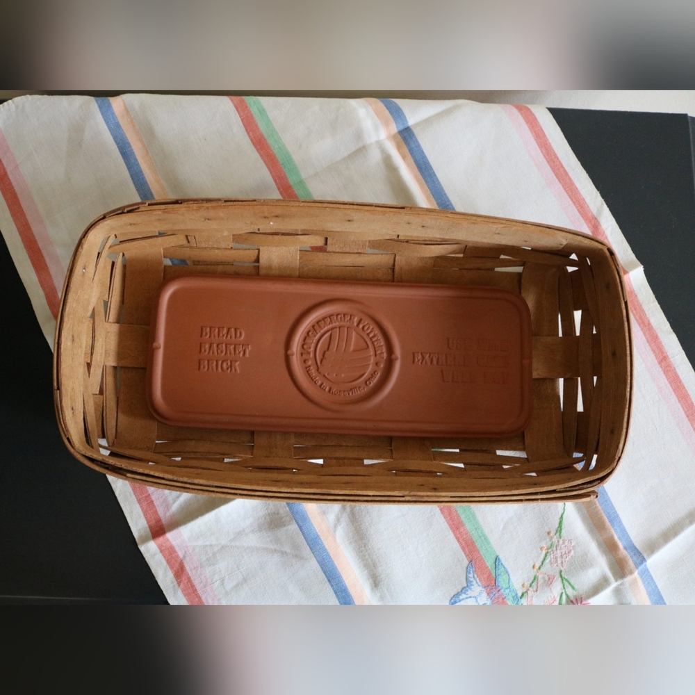 VTG Longaberger Bread Basket w/ Terracotta Warming Brick